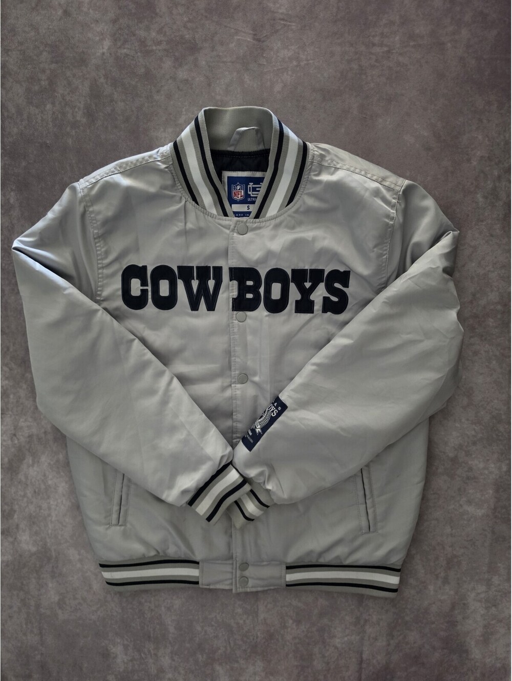 SKU0333 Dallas Cowboys Mens Small NFL Varsity Bomber Jacket White Navy NWOT